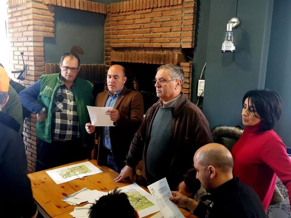Archivo - José Manuel Martín Aparicio, en un coto social de Sevilleja de la Jara