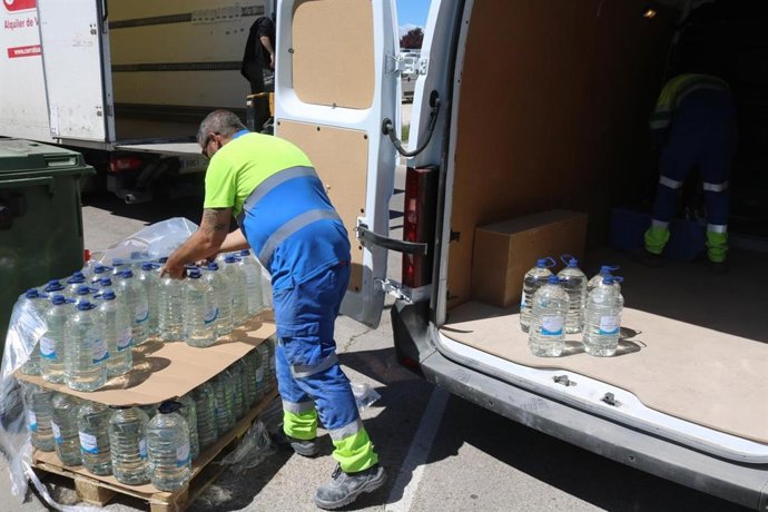 Reparto de agua en Alcalá de Henares tras registrarse una avería en el abastecimiento de la ciudad