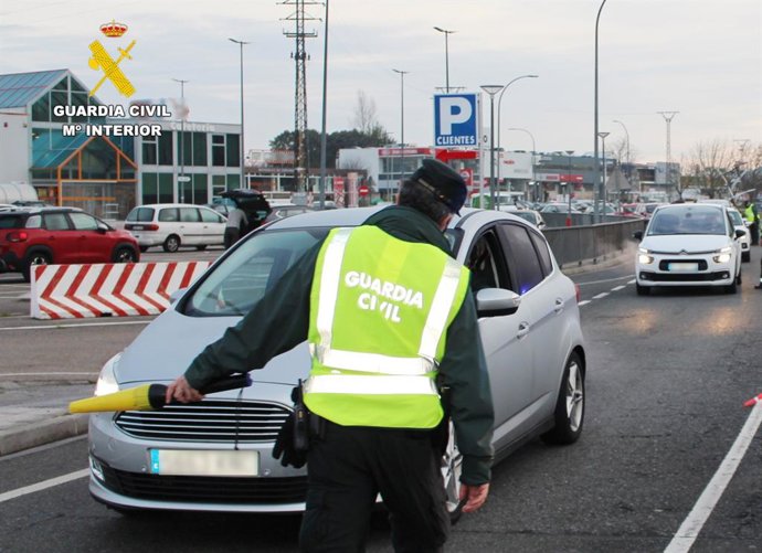 Acciones de prevención de la Guardia Civil en entradas y salidas de polígonos