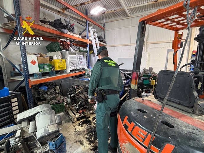 Inspección de un taller ilegal en Rojales (Alicante)