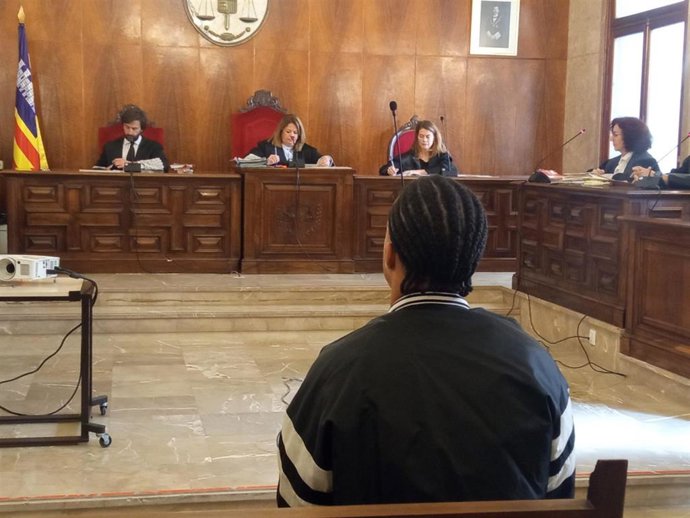 El condenado, en la Audiencia Provincial.