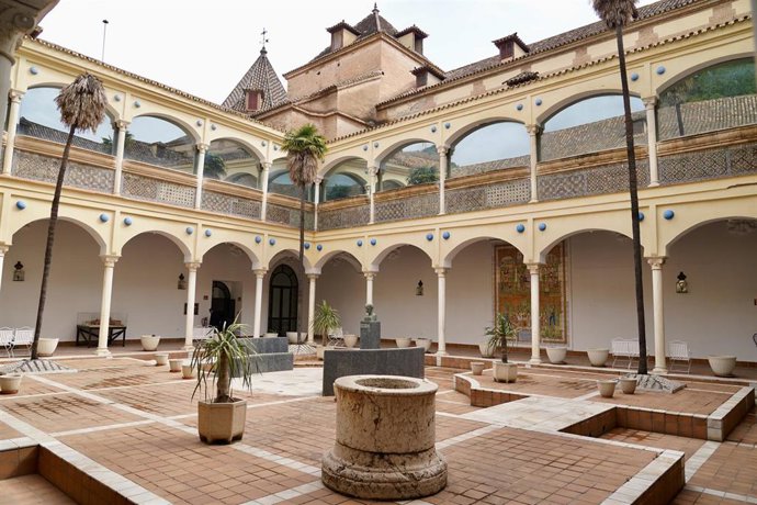 Obras en el interior del Hospital Pascual de Málaga.