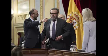 Vox admite que las formas de su diputado expulsado del Congreso fueron "cuestionables", pero lo justifica