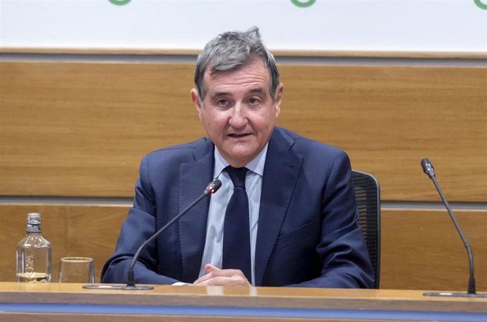 Archivo - El presidente de AMETIC, Francisco Hortigüela Martos, durante el Encuentro Informativo ‘Unlocking growth. Frictionless trade for smes powered by e-invoicing and AI’, organizado por Europa Press y Sage, en la sede de la CEOE, a 27 de octubre de 2