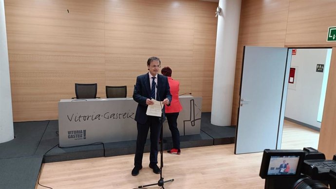 Martínez, en declaraciones a los medios de comunicación antes de la reunión convocada para evaluar el grado de cumplimiento de los compromisos asumidos en el 'pacto de salud'