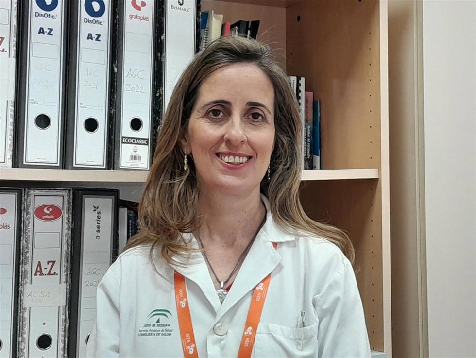 Imagen de la jefa de Servicio de Endocrinología y Nutrición del Hospital Virgen Macarena, María Asunción Martínez Brocca.