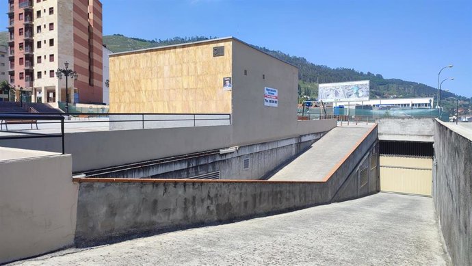 Archivo - Aparcamiento municipal de Cinturón Verde Oviedo en el barrio de Ciudad Naranco.