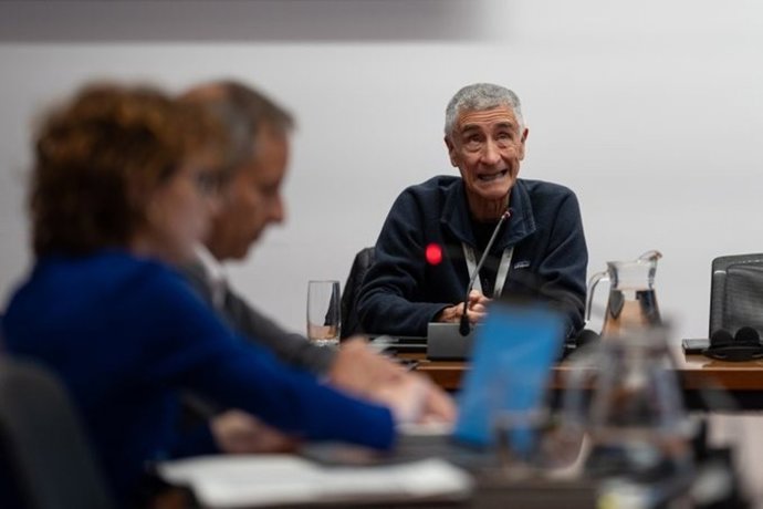 Pedro Rodríguez, exdirector de Geoalcali, empresa impulsora del proyecto Mina Muga, comparece en la comisión de investigación del Parlamento de Navarra sobre adjudicaciones públicas.