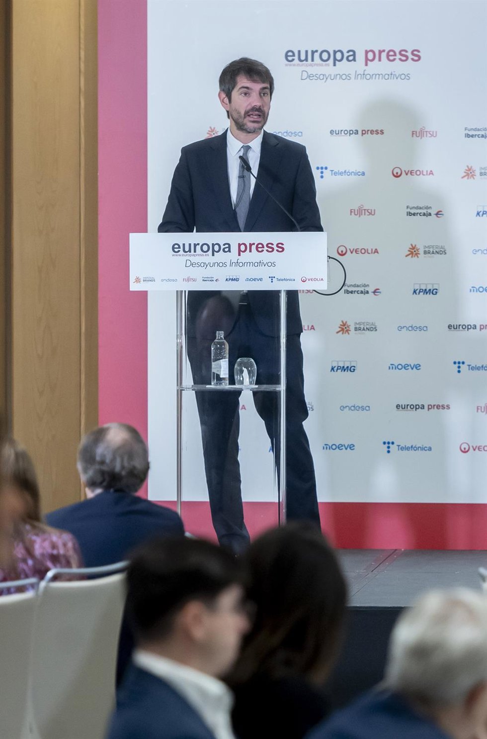 Archivo - El ministro de Cultura, Ernest Urtasun, durante un desayuno informativo organizado por Europa Press.