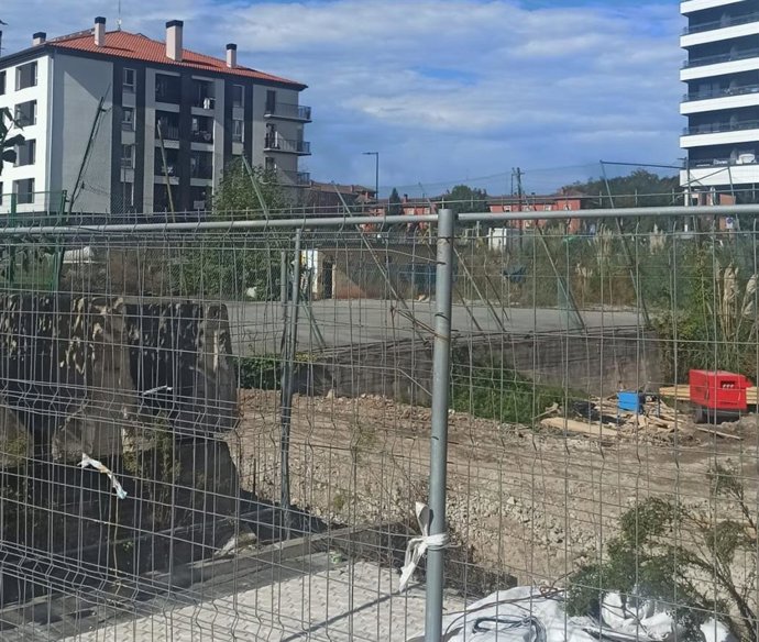 Archivo - Solar del Gobierno en el barrio de Txomin Enea de San Sebastián.