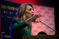 Yolanda Díaz llama a Feijóo "vasallo de Vox" y ve una "vergüenza" sus palabras sobre inmigrantes: "Le pido cordura"