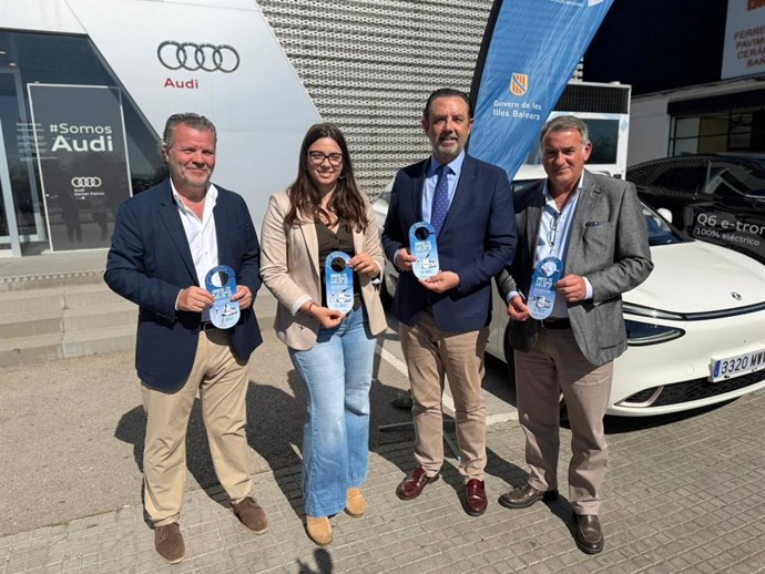 Distribuyen 200 llaveros con saldo para recargar vehículos eléctricos para promocionar la red Melib.