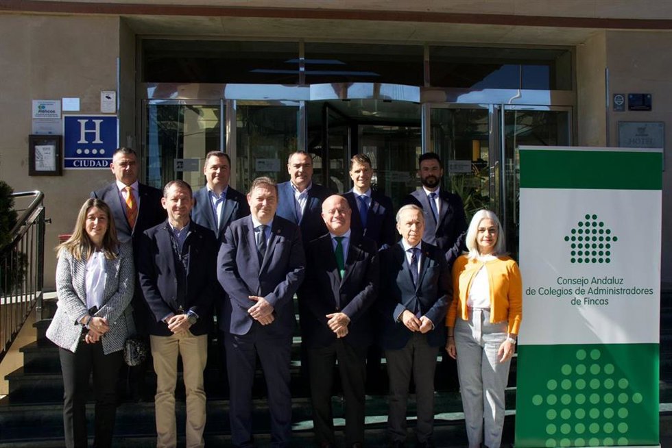 Foto de familia con motivo de las III jornadas de juntas de gobierno de los Colegios de Administradores de Fincas de Andalucía.