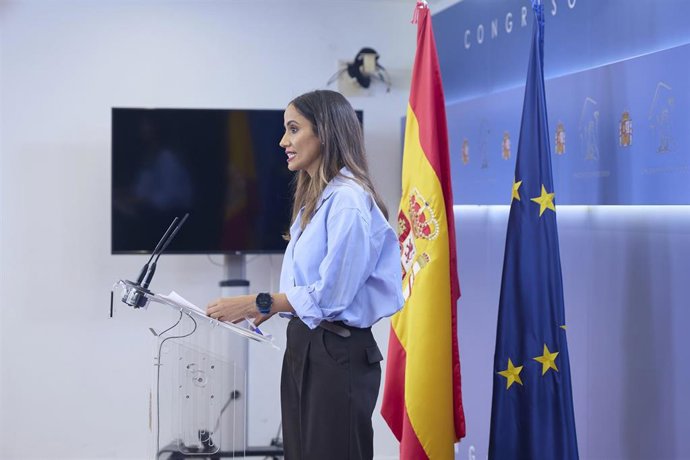 La diputada de Sumar Tesh Sidi durante una rueda de prensa, en el Congreso de los Diputados, a 24 de marzo de 2026, en Madrid (España).