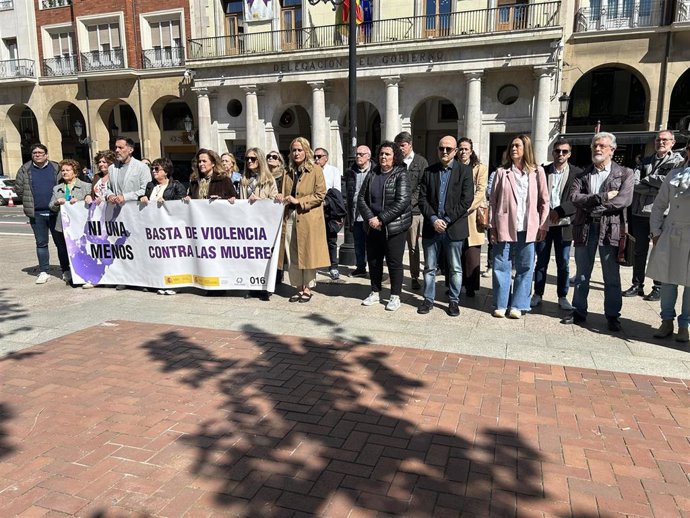 Concentración contra la violencia machista frente a la Delegación del Gobierno