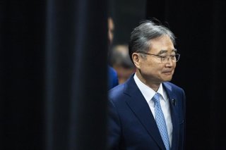 Archivo - November 12, 2025, Niagara-On-The-Lake, On, Canada: Minister of Foreign Affairs of Republic of Korea Cho Hyun arrives for the family photo during the G7 Foreign Ministers' Meeting in Niagara-on-the-Lake, Ont., on Wednesday, Nov. 12, 2025.