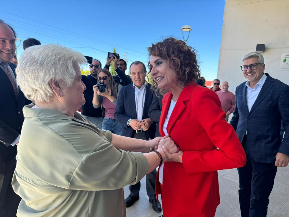 La secretaria general del PSOE-A y candidata a la Presidencia de la Junta de Andalucía, María Jesús Montero, durante el encuentro en Antequera