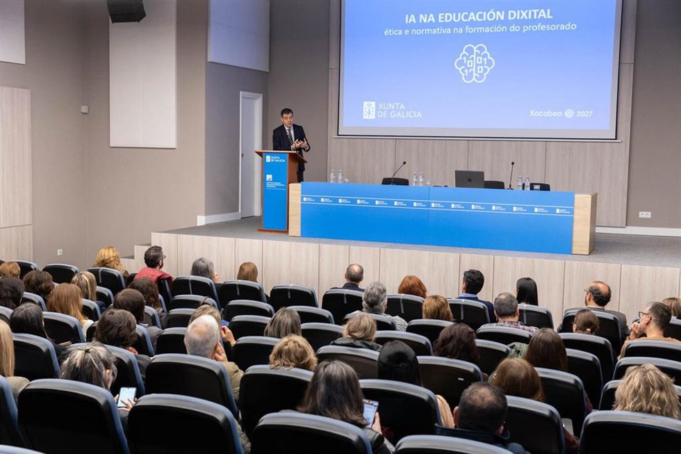 El conselleiro de Educación, Ciencia, Universidades e FP, Román Rodríguez.