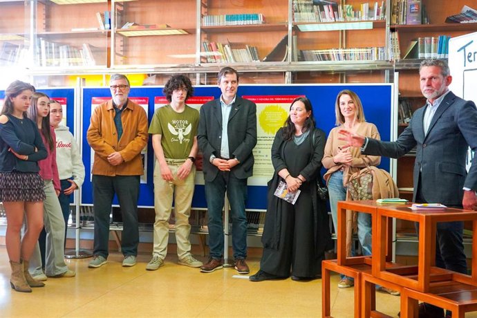 El colegio La Salle Santander acoge dos exposiciones sobre el terrorismo en España