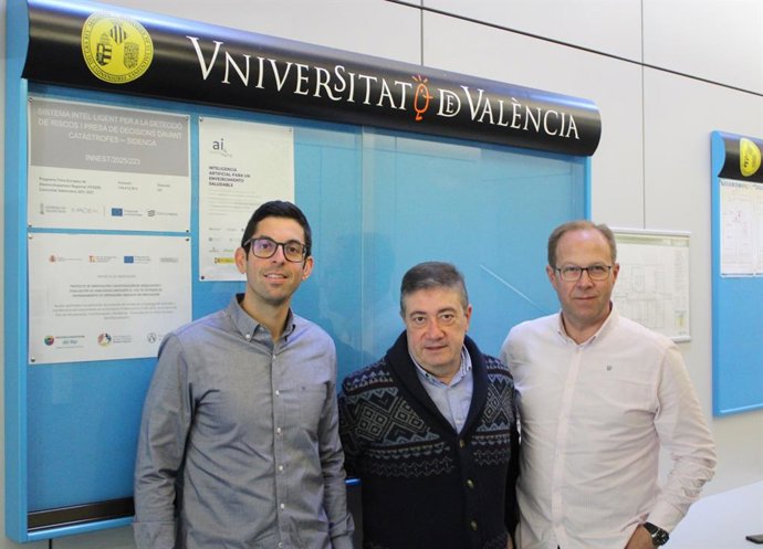 De izquierda a derecha: David García Rodríguez, Javier Samper Zapater y Julián Gutiérrez Moret.