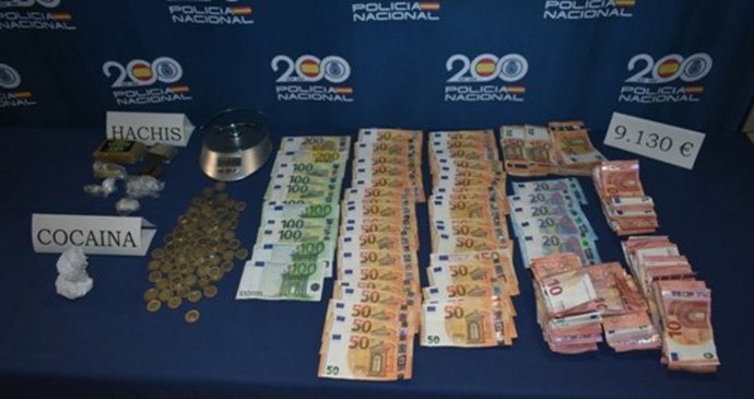 Detenido en Palazuelos (Segovia) por venta de droga en su domicilio.