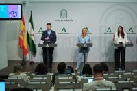 Andalucía rehúsa "contribuir a la división" en torno a la regularización de migrantes con debates sobre si recurrirla