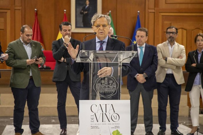 Salvador Fuentes interviene en la presentación del cartel de la XL Cata del Vino Montilla-Moriles 2026.