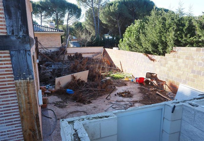 Archivo - Zonas exteriores pertenecientes al domicilio del detenido Ramón C., 'El Manitas', donde han estado realizando registros por la búsqueda de Esther López, desaparecida hace más de dos semanas en Traspinedo, a 27 de enero de 2022, en Traspinedo, Va