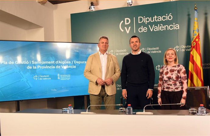 El vicepresidente tercero de la Generalitat y conseller de Medio Ambiente, Vicente Martínez Mus; el presidente de la Diputació de Valencia, Vicent Mompó, y la vicepresidenta primera, Natàlia Enguix.