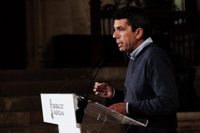 Archivo - Arquivo - O presidente da Generalitat Valenciana, Carlos Mazón, dá uma entrevista coletiva após uma sessão extraordinária do Conselho, em 4 de novembro de 2024, em Valência, Comunidade Valenciana (Espanha). Mazón convocou uma sessão extraordinár