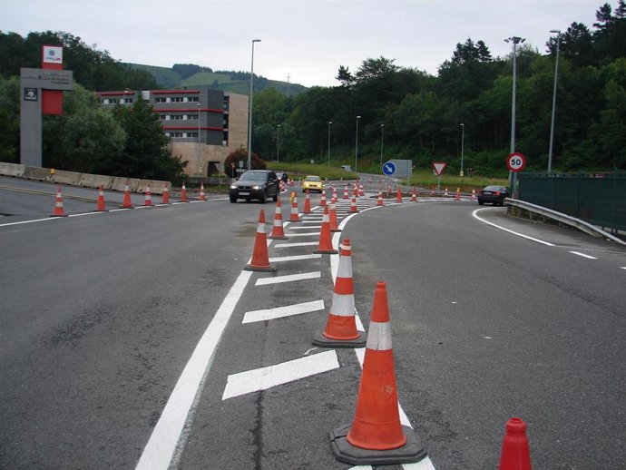 Archivo - Enlace de la AP-8.       