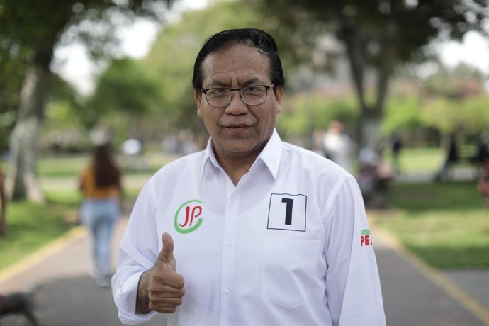 8 de janeiro de 2021, LIMA, PERU: Lima, sexta-feira, 8 de janeiro de 2021. Retrato do candidato Roberto Sánchez, candidato do partido VerAlnika Mendoza Juntos pelo Peru