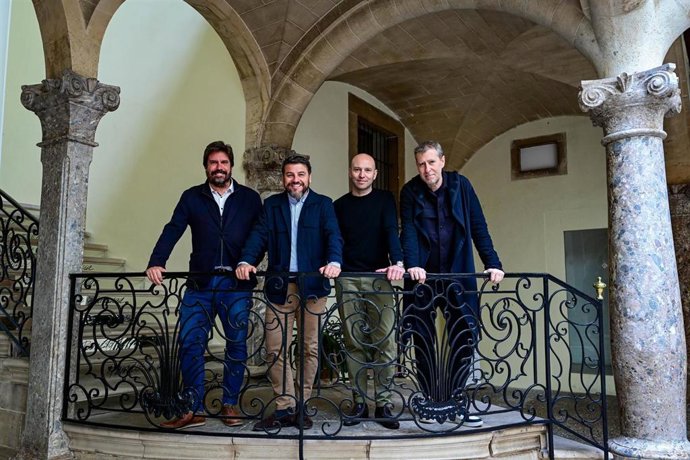 El escultor Robert Ferrer inaugura en Lima una exposición desarrollada junto al Casal Solleric y Es Baluard