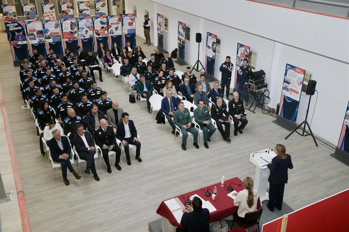 Cantabria convoca un curso para capacitar a los nuevos aspirantes a auxiliares de Policía Local