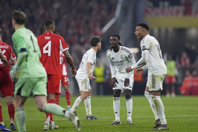 Eduardo Camavinga of Real Madrid CF see the red card during the UEFA Champions League 2025/26 Quarter-Final Second Leg match between FC Bayern München and Real Madrid CF at Allianz Arena on April 15, 2026 in Munich, Germany.