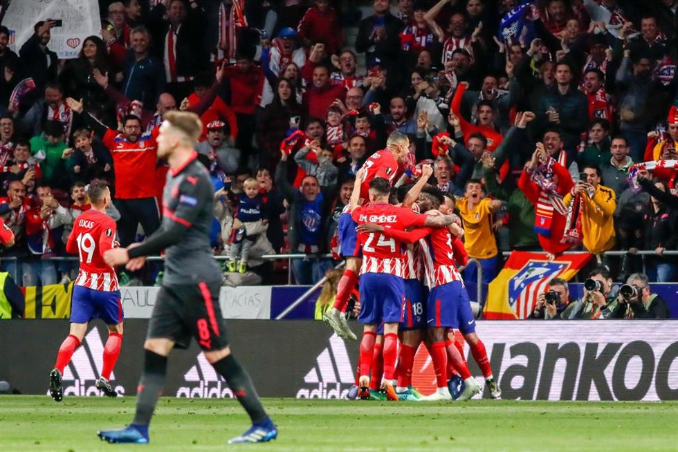 Archivo - Los jugadores del Atlético de Madrid celebran su gol ante el Arsenal en la vuelta de las semifinales de la Liga Europa 17-18