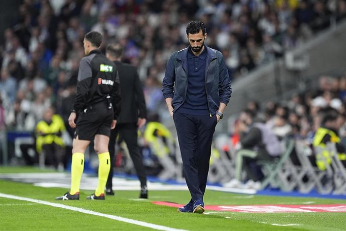 Alvaro Arbeloa cabizbajo durante un partido del Real Madrid