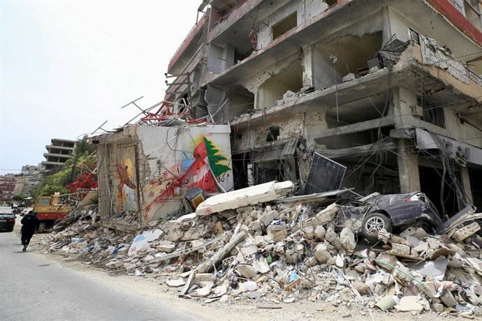 Edificios residenciales bombardeados por Israel en Tiro, en el sudoeste libanés