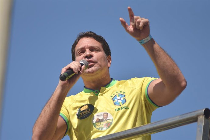 Archivo - Arquivo - 3 de agosto de 2025, Rio de Janeiro, Rio de Janeiro, Brasil: Rio de Janeiro (RJ), 03/08/2025 - React Brasil/Manifestação/Copacabana/Bolsonaro - Alexandre Ramagem, chefe de polícia e político brasileiro, filiado ao PL, durante uma manif