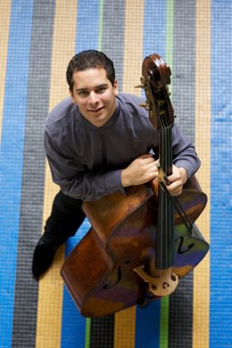 El contrabajista Edicson Ruiz actúa como solista en el próximo concierto de la Orquesta Sinfónica de la Región