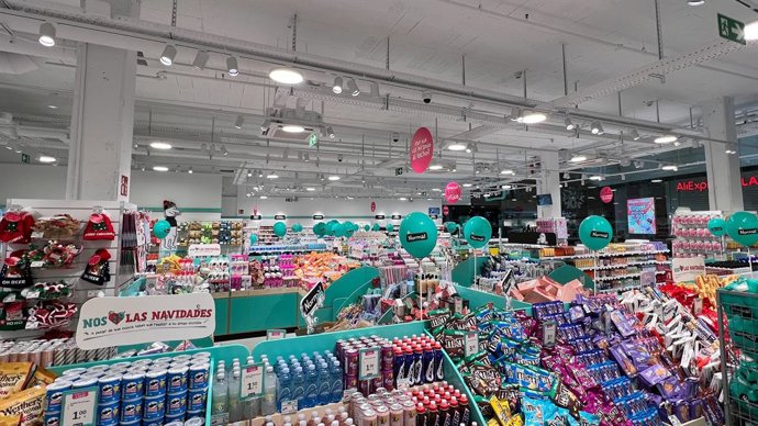 Archivo - Interior tienda Normal