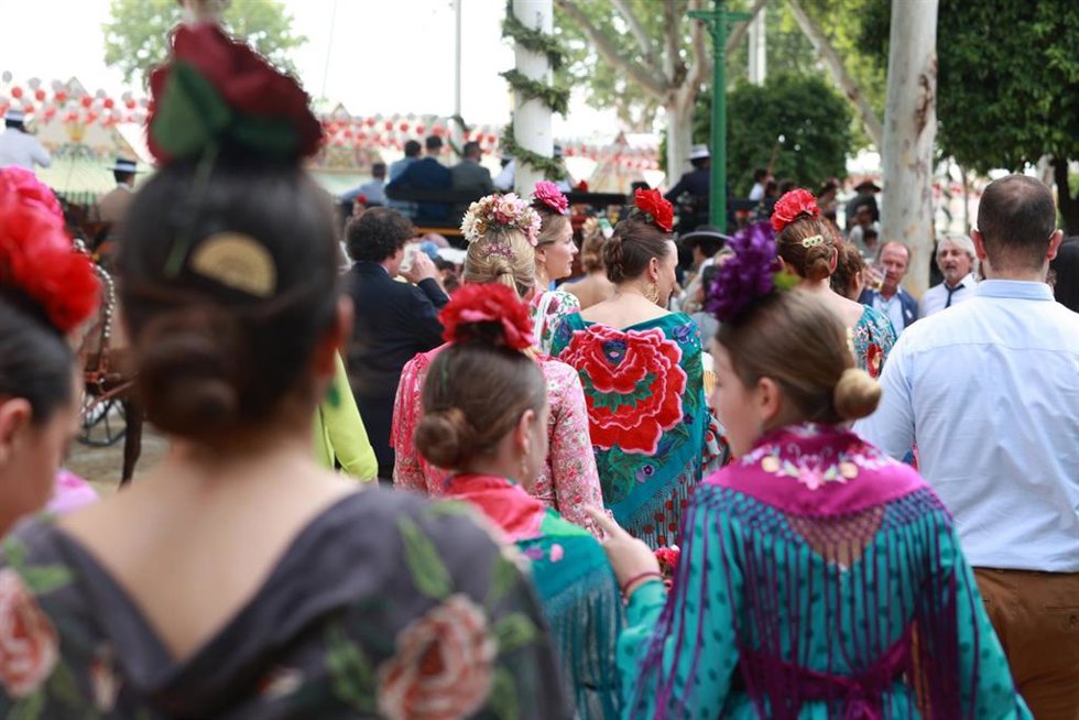 Archivo - Imágenes del ambiente que se vive en el Real de la Feria. Imagen de archivo.