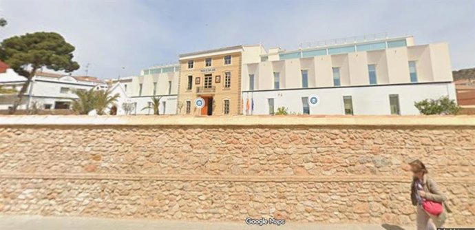 Façana de l'Ajuntament de Montserrat (València)