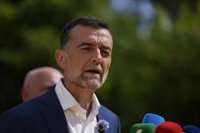 Maíllo reta a Feijóo y Moreno a trasladar la crítica del PP a regularización de migrantes al Papa cuando visite España