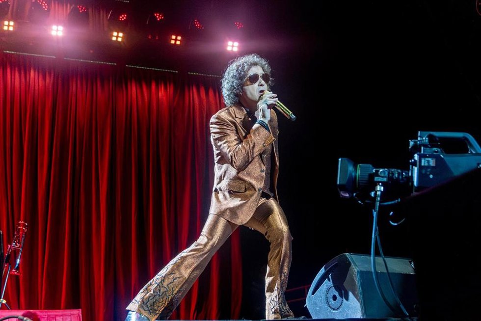 Archivo - El cantante Enrique Bunbury durante su concierto en el Movistar Arena, a 13 de septiembre de 2025, en Madrid (España). 