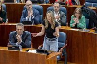 Espinar tilda de "clasista y racista" el modelo de migración de Ayuso y le exige que deje de dar "vergüenza ajena"