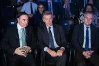 Feijóo acusa a Sánchez de "traicionar" pilares básicos de la UE con la regularización de migrantes y sus lazos con China