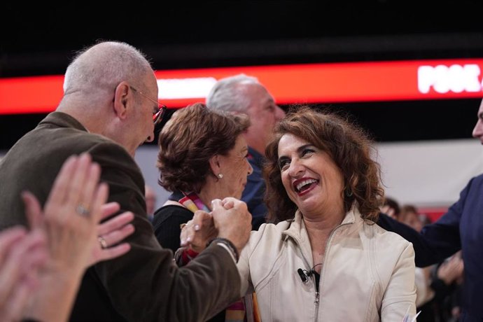 Archivo - María Jesús Montero y Manuel Chaves