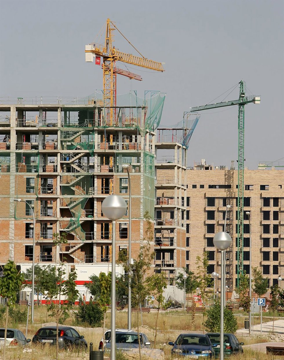 Archivo - Recurso viviendas en construcción. Obras de edificios.