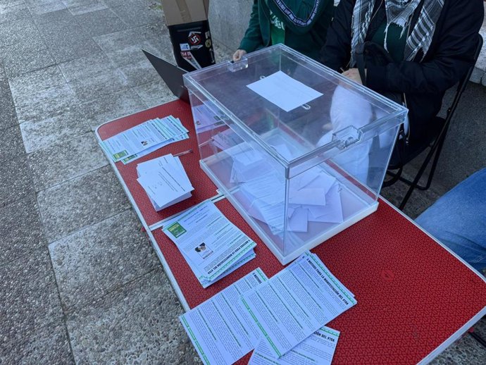 Mesas con urnas en la Universidad Complutense de Madrid (UCM).